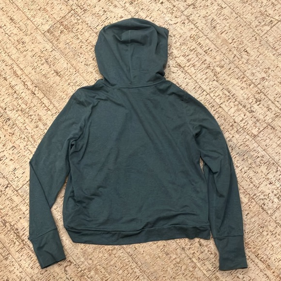 Vuori halo hoodie - Picture 5 of 8